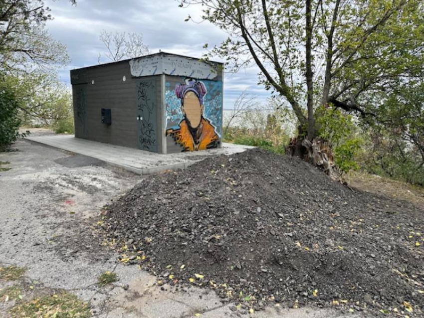 Туалетный провал: очередное вредительство в Таганроге