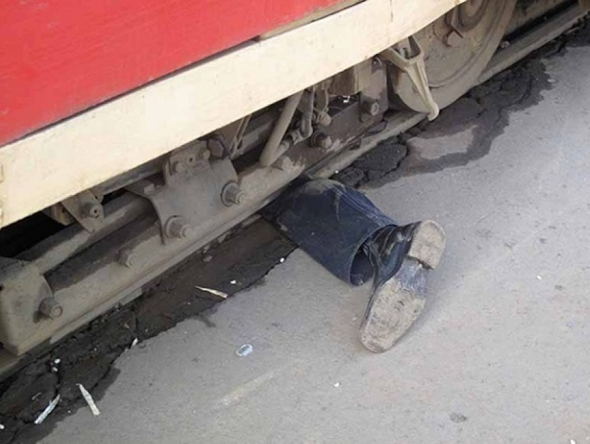 В Таганроге укравший сумку беженец из Украины попал под колеса трамвая
