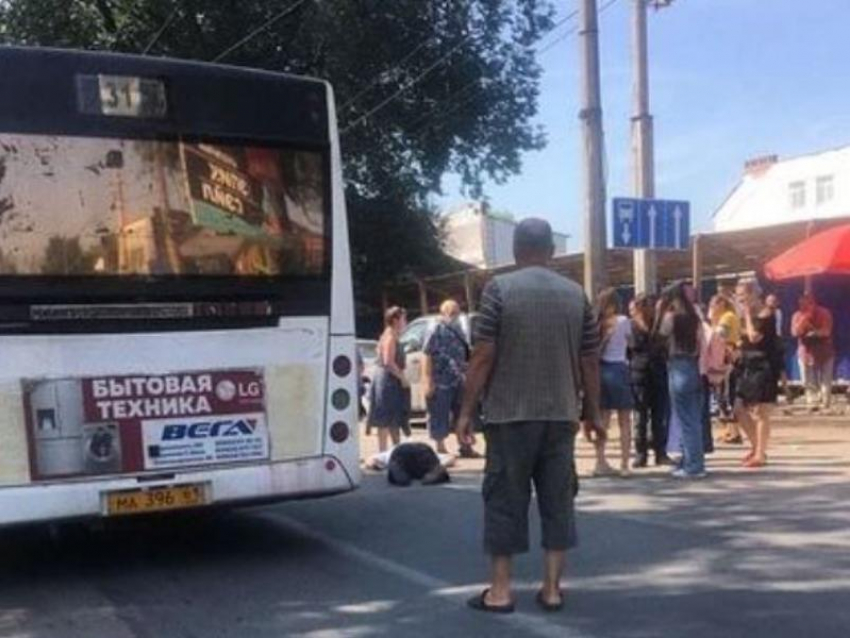 Пассажирский автобус сбил пожилого мужчину возле Центрального рынка Таганрога