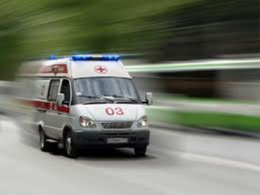 Несовершеннолетняя жительницы Таганрога попала под колеса иномарки