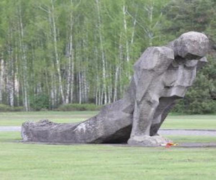 Скульптуру, напоминающую об узниках Саласпилса подарят Таганрогу