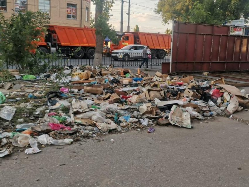 В Таганроге снесли незаконную постройку у «Центрального рынка»