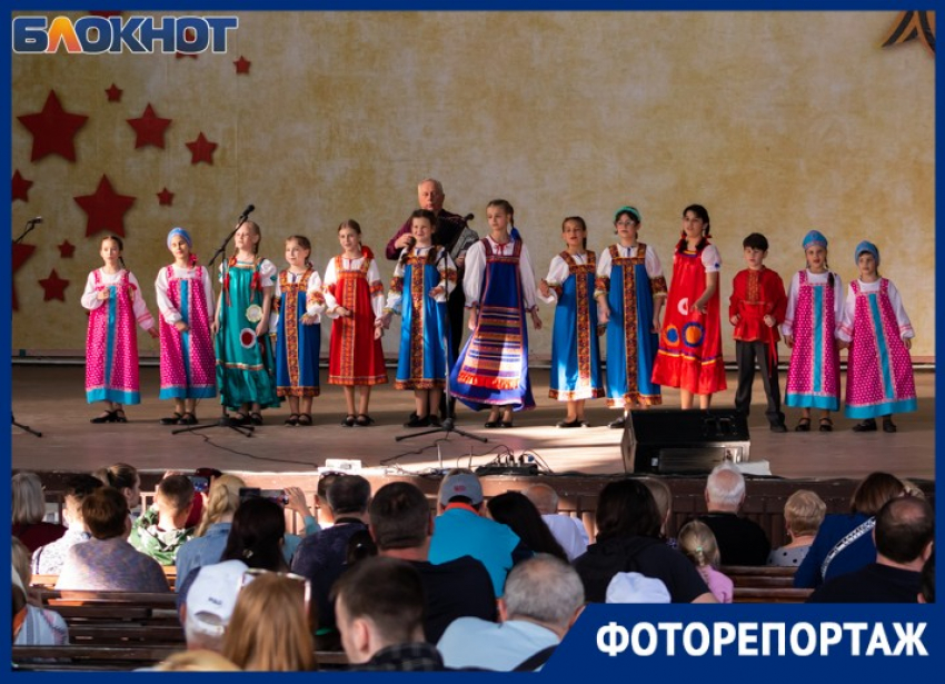 В Таганроге в преддверии Дня Победы прошёл насыщенный концерт казачьей песни 