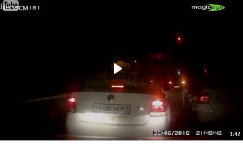Таганрогский автолюбитель заснял на видеорегистратор таксиста- нарушителя