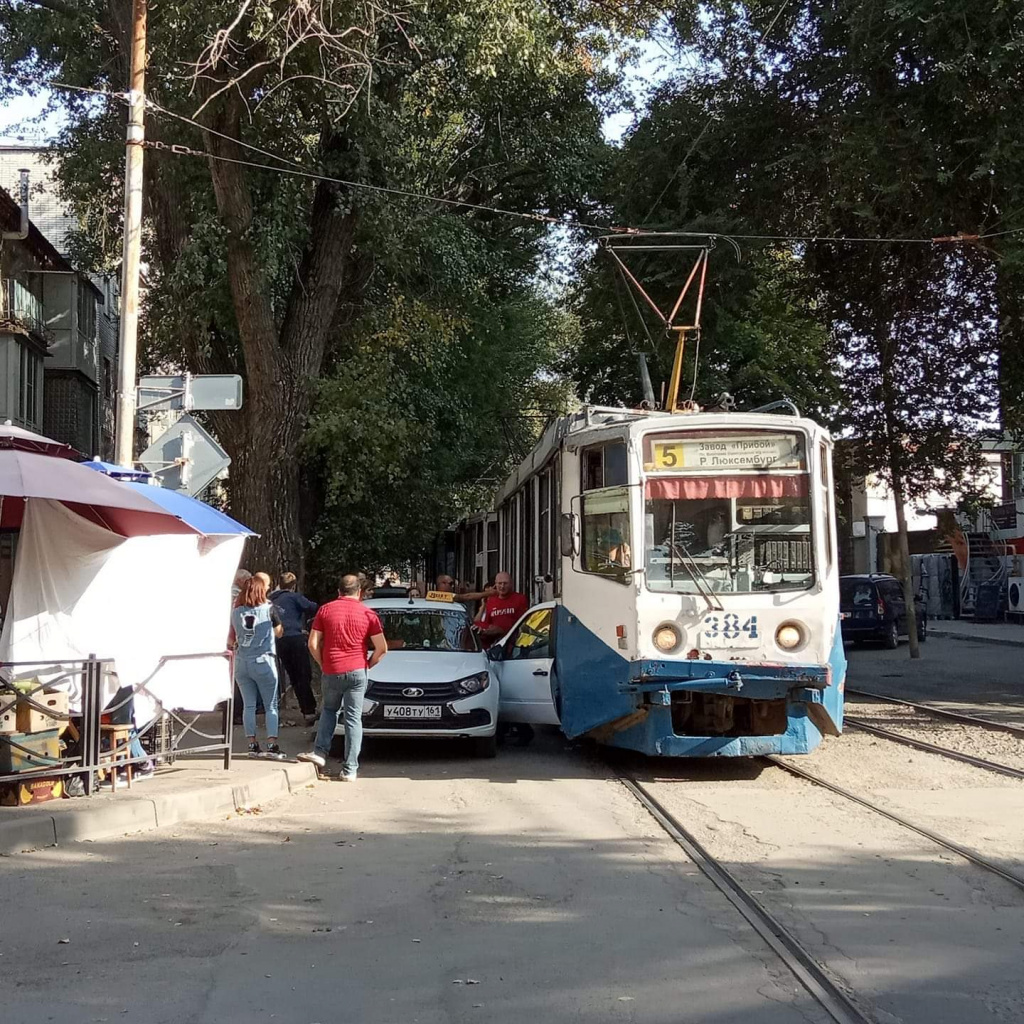 Берегись автомобиля! - в Таганроге такси главные участники ДТП