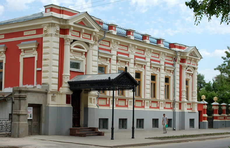 Taganrog_MuseumArt.jpg